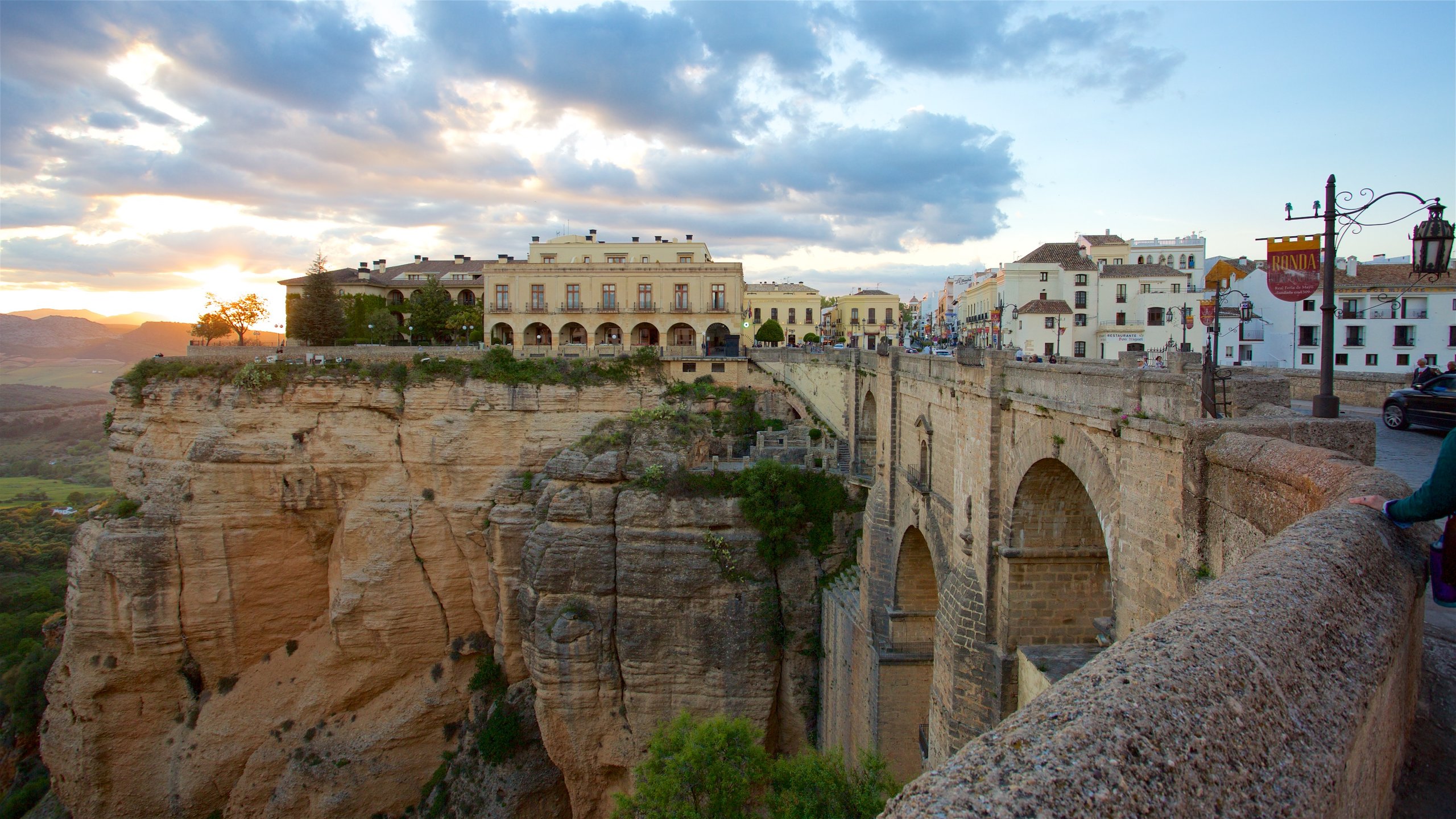 PUENTE